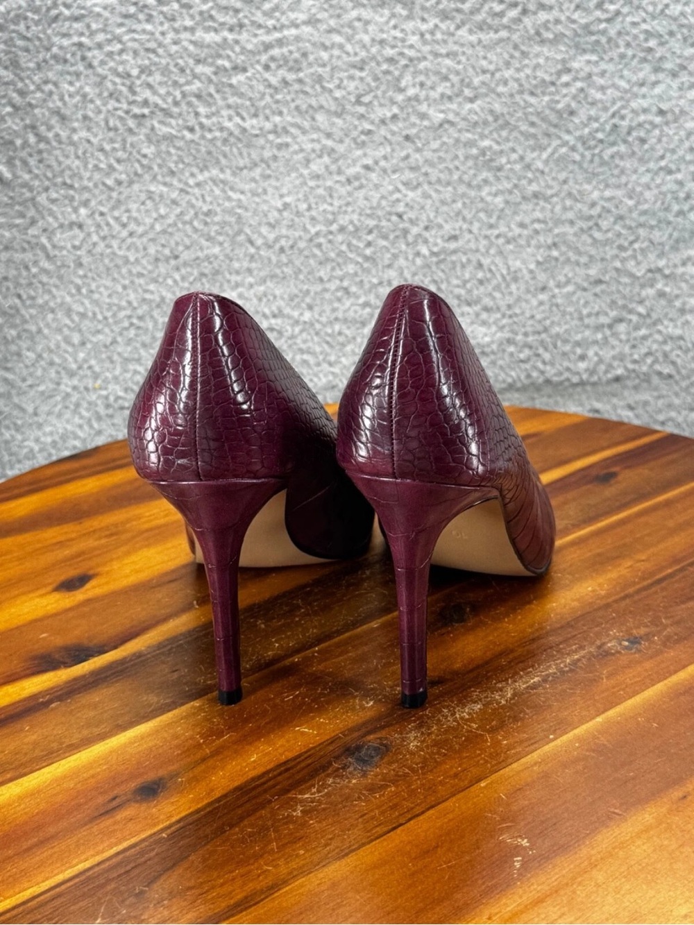 Lauren Maxwell Women's Plum Croc-Embossed Pointed-Toe Heels - Picture 4 of 11